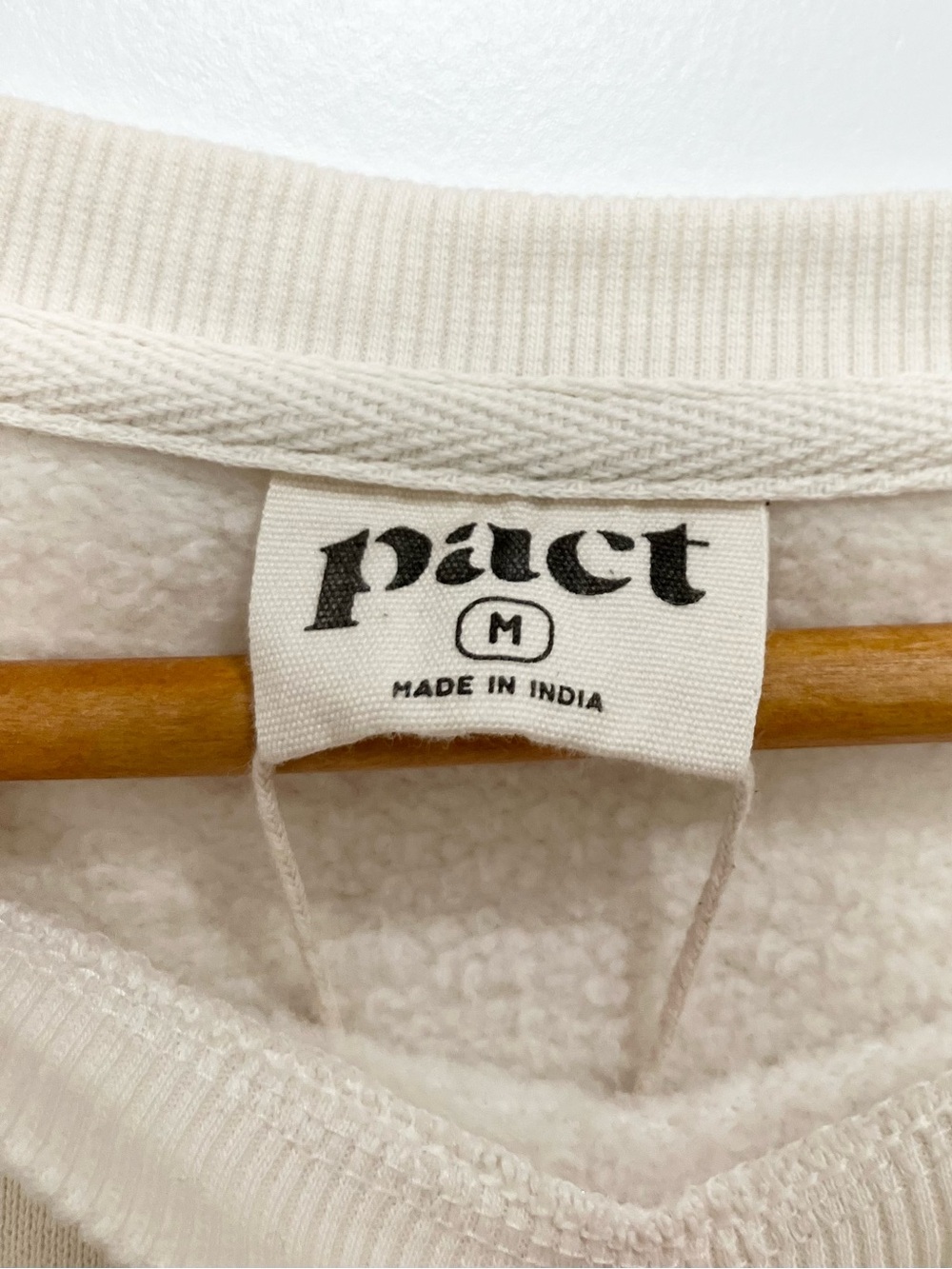 NWT Pact Merci Cloud Brushed Fleece Crew Sweatshirt Organic Cotton Cream Medium - Picture 4 of 8